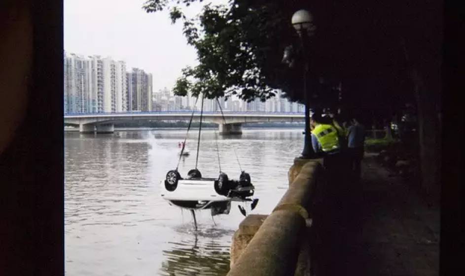 特大暴雨昨天冲刷广州!今天大暴雨继续,出行请注意 特大暴雨昨天冲刷广州!今天大暴雨继续,出行请注意