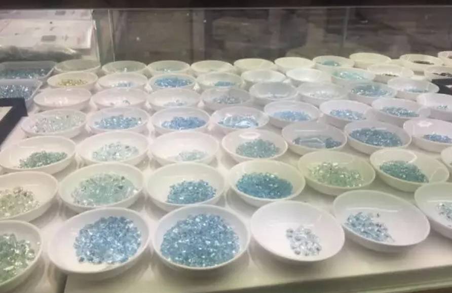 出站感觉像穿越?网友:可能遇到了假地铁站 出站感觉像穿越?网友:可能遇到了假地铁站