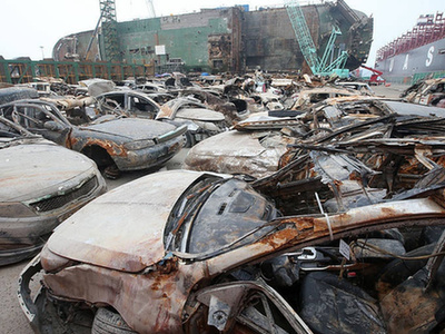 韩国“世越”号沉船货舱里发现100多辆车