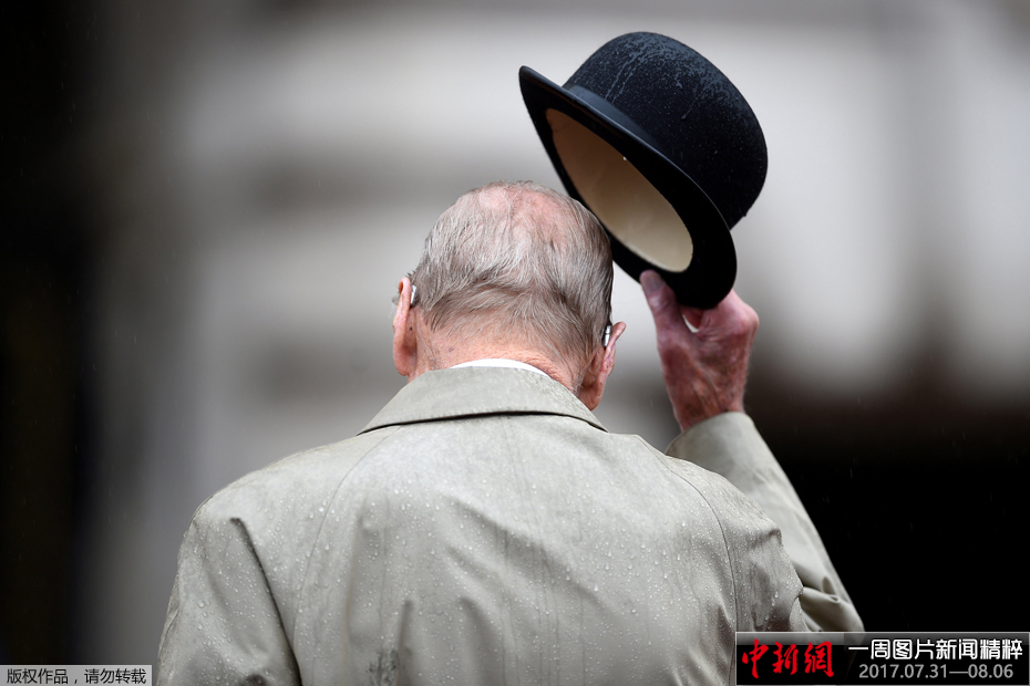 内马尔转会、菲利普亲王退休……一周国际图片新闻精粹