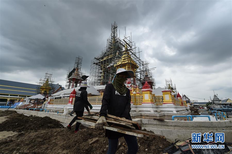 探访建设中的泰国已故国王普密蓬遗体火化台