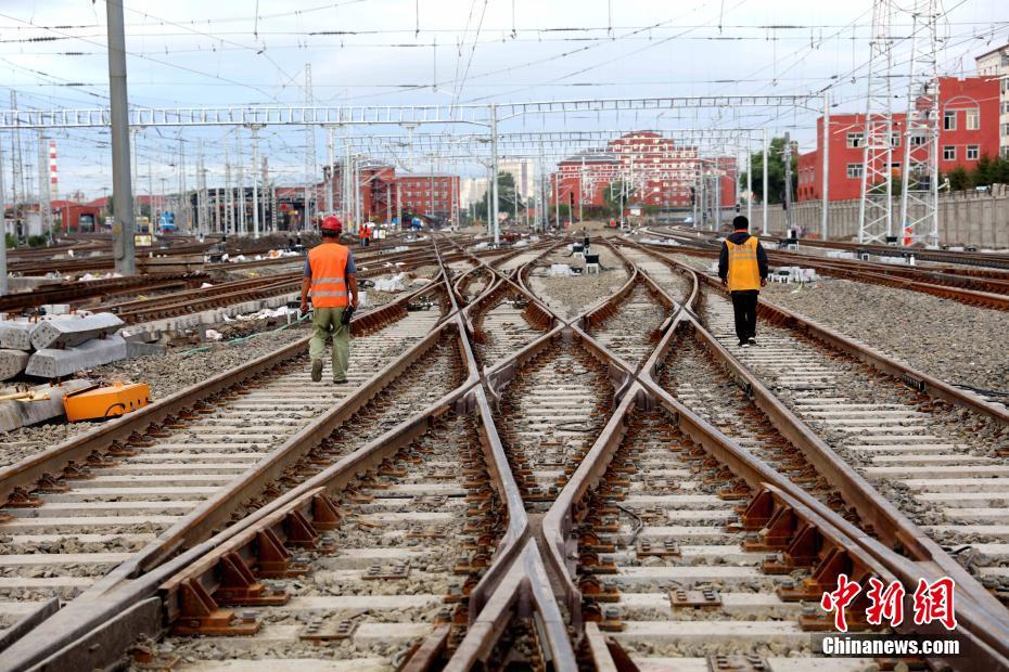 中国高寒高铁“哈牡客专”首座高速场投用