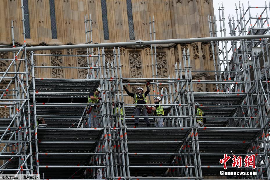 英国“大本钟”最后一次报时 进入4年沉默期