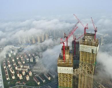 雨后大雾弥漫 南京变身“天空之城”