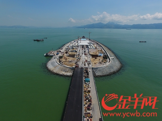 9月28日,港珠澳大桥西人工岛 9月28日,港珠澳大桥西人工岛