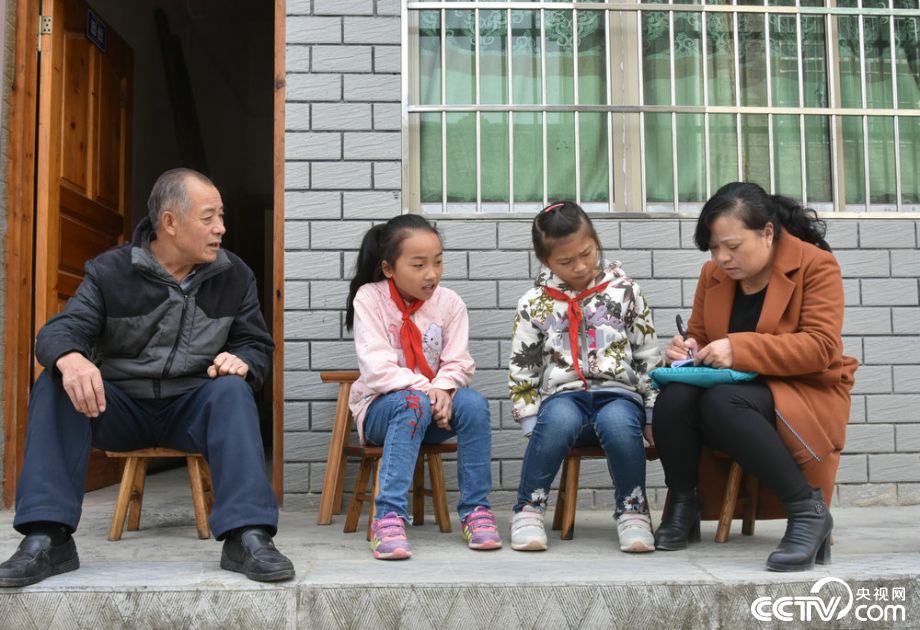 【党代表归来】黄俊琼：把总书记对教育的关爱传到乡村