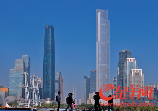 “广州蓝”令市民引以为傲 “广州蓝”令市民引以为傲