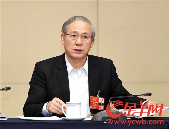 罗俊
