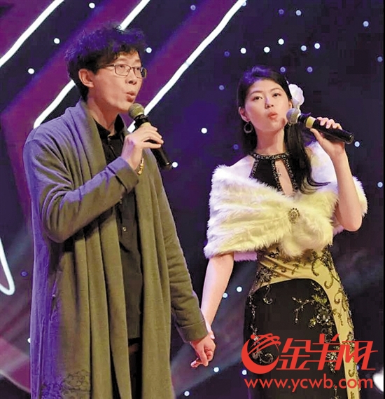 中日口哨高手在“广东大沥新年口哨音乐会”上表演
