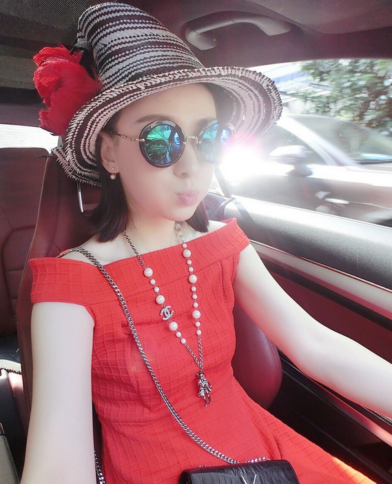 薛之谦离婚 模特嫩妻常美艳照被曝光