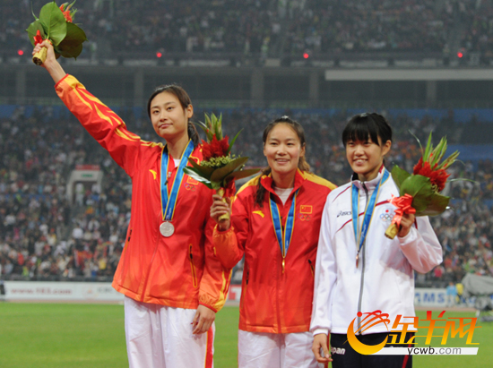<em>李彩霞</em>、李玲包揽女子撑杆跳高金银牌_新闻中