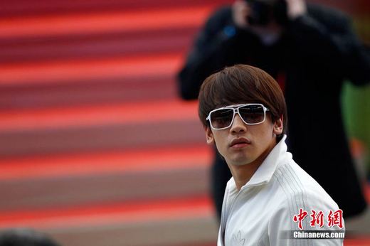 闭幕式劲吹韩流  Rain 压轴仁川10分钟献唱_新