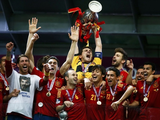 西班牙卫冕欧洲杯冠军