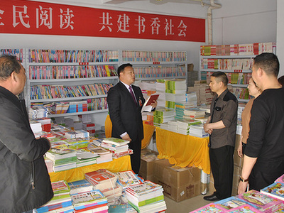 【中国微故事】“最差”魔术师变出一座中国最大图书村