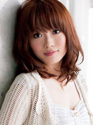 齐刘海+齐肩卷发