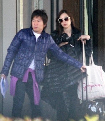 吴佩慈与男友甜蜜同居