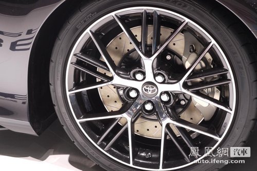 跑车轮毂灯 001e906fbd580edd6d6459.jpg