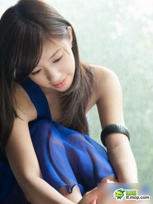 最新宅男女生竟是学生妹 海量私照曝光