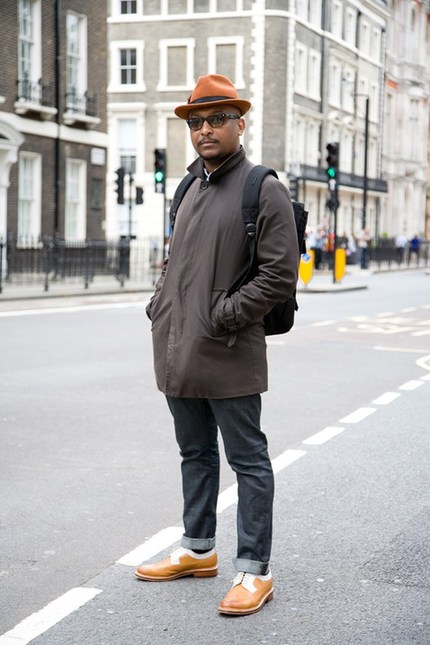 英伦风装腔作势"武装"到位[组图]