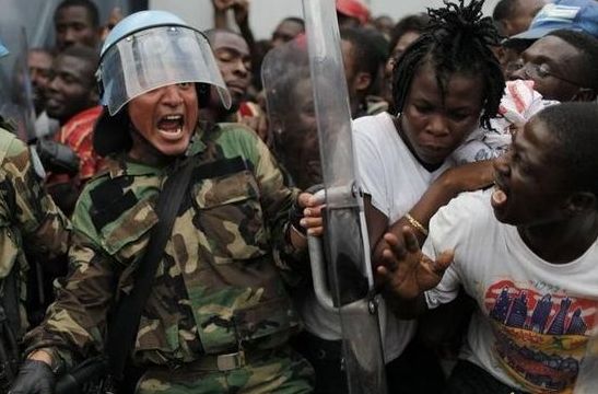 维和部队以暴制暴!(图)