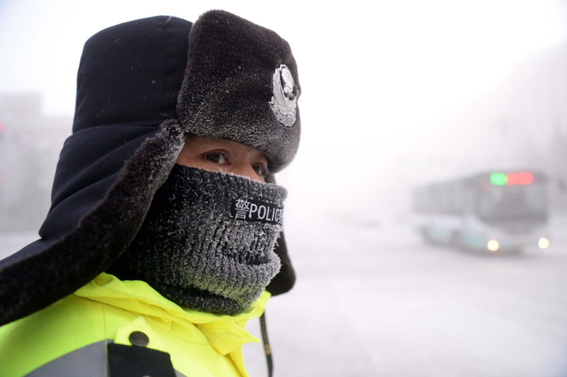 寒风中,守护温暖的人